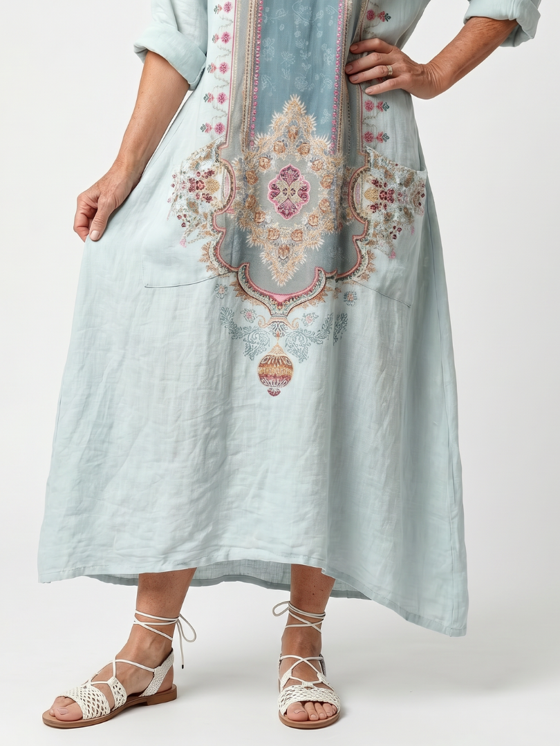 Kassiani | Broderad Oversized Midiklänning med Fickor
